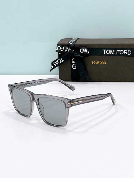 Picture of Tom Ford Sunglasses _SKUfw77096638fw